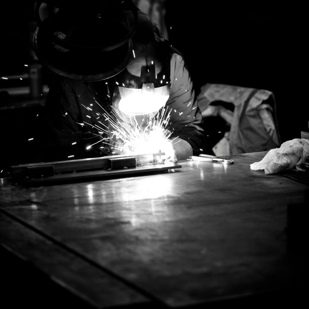 Soudure d’un ensemble métallique en atelier de mécano-soudure